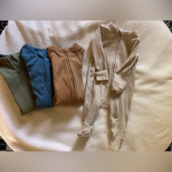 Old Navy - 4 Ribbed Sleepers - Up to 7lbs - Picture 3 of 3